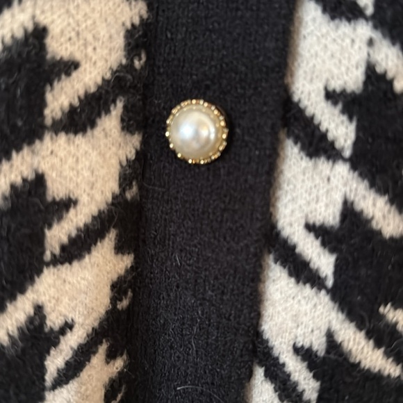 Lulus Black and White Houndstooth Pearl Button Sweater size Medium Mini Dress - Picture 5 of 6